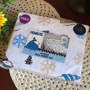Peanuts Snoopy Puffer Jacket Sheet Set with Blue and Gold Snowflakes - FULL